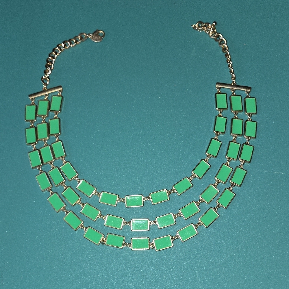 Elegant Green and Gold Necklace